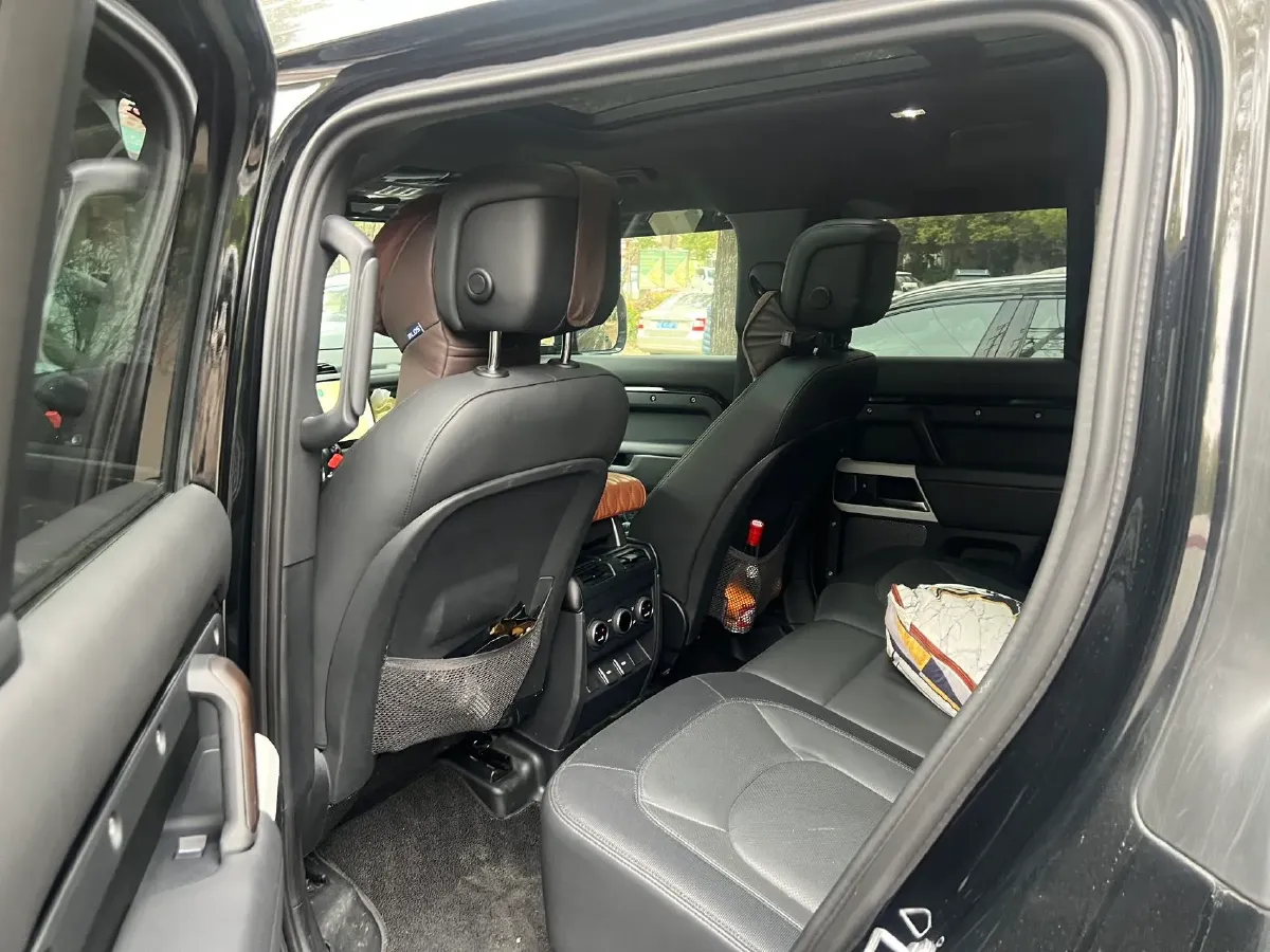 2023 Land Rover Defender 3.0T 400HP L6 8AT,autocango,china used car exporter,china ev exporter,chinese used car exporter,chinese used ev exporter