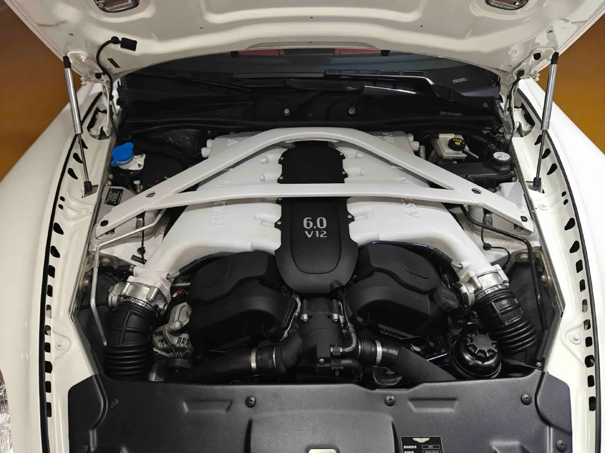 2017 Aston Martin Rapide 6.0L 560HP V12 8AT,autocango,china used car exporter,china ev exporter,chinese used car exporter,chinese used ev exporter