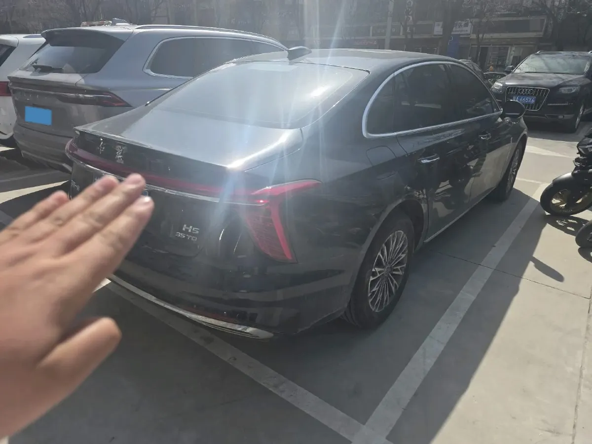 2025 HongQi H5 1.5T 169HP L4 7DCT,autocango,china used car exporter,china ev exporter,chinese used car exporter,chinese used ev exporter