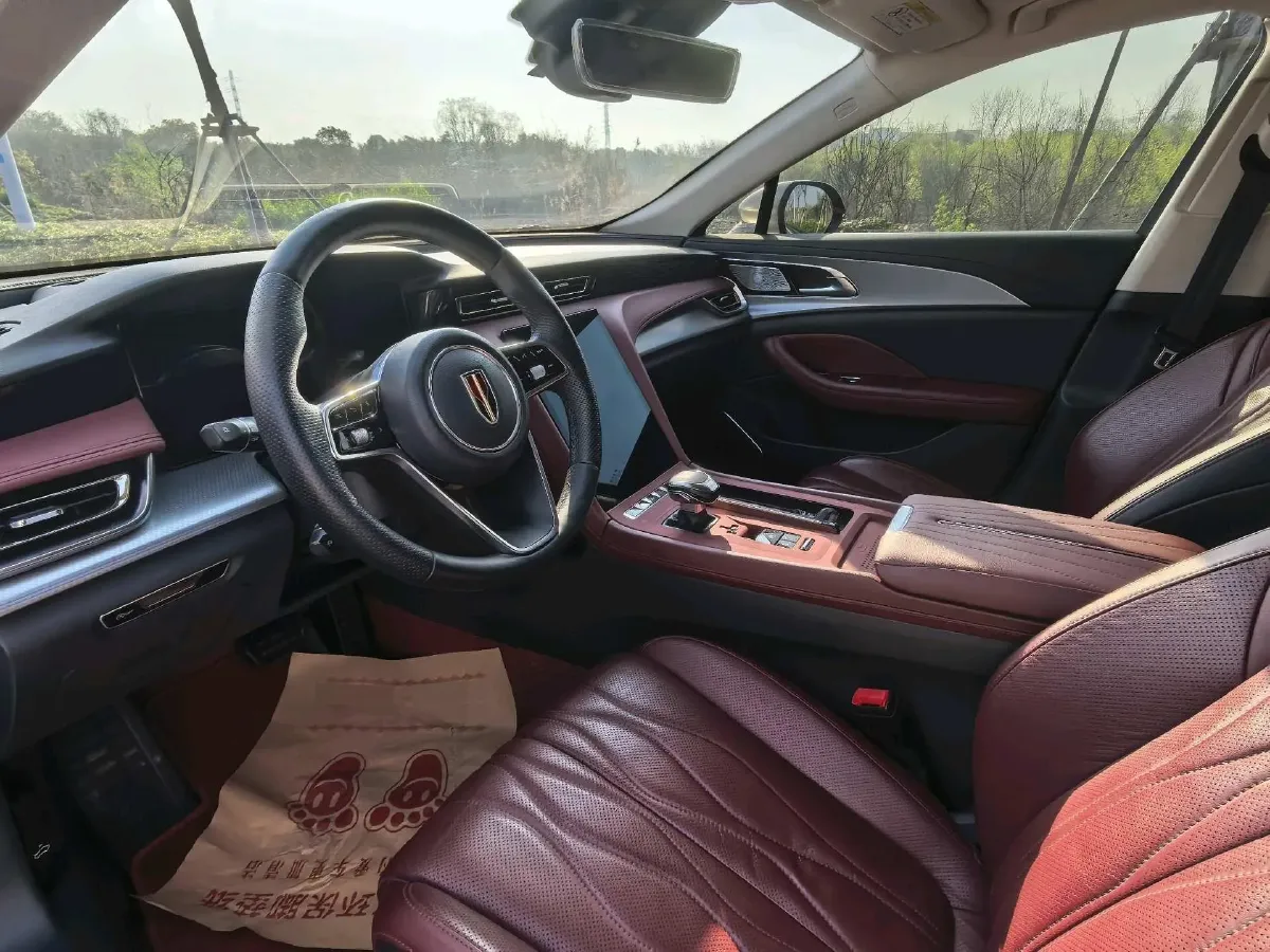 2023 HongQi H5 2.0T 224HP L4 8AT,autocango,china used car exporter,china ev exporter,chinese used car exporter,chinese used ev exporter