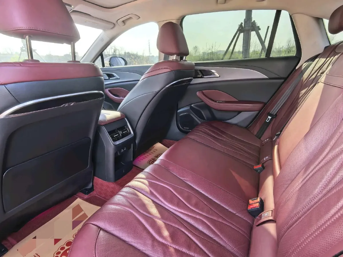 2023 HongQi H5 2.0T 224HP L4 8AT,autocango,china used car exporter,china ev exporter,chinese used car exporter,chinese used ev exporter