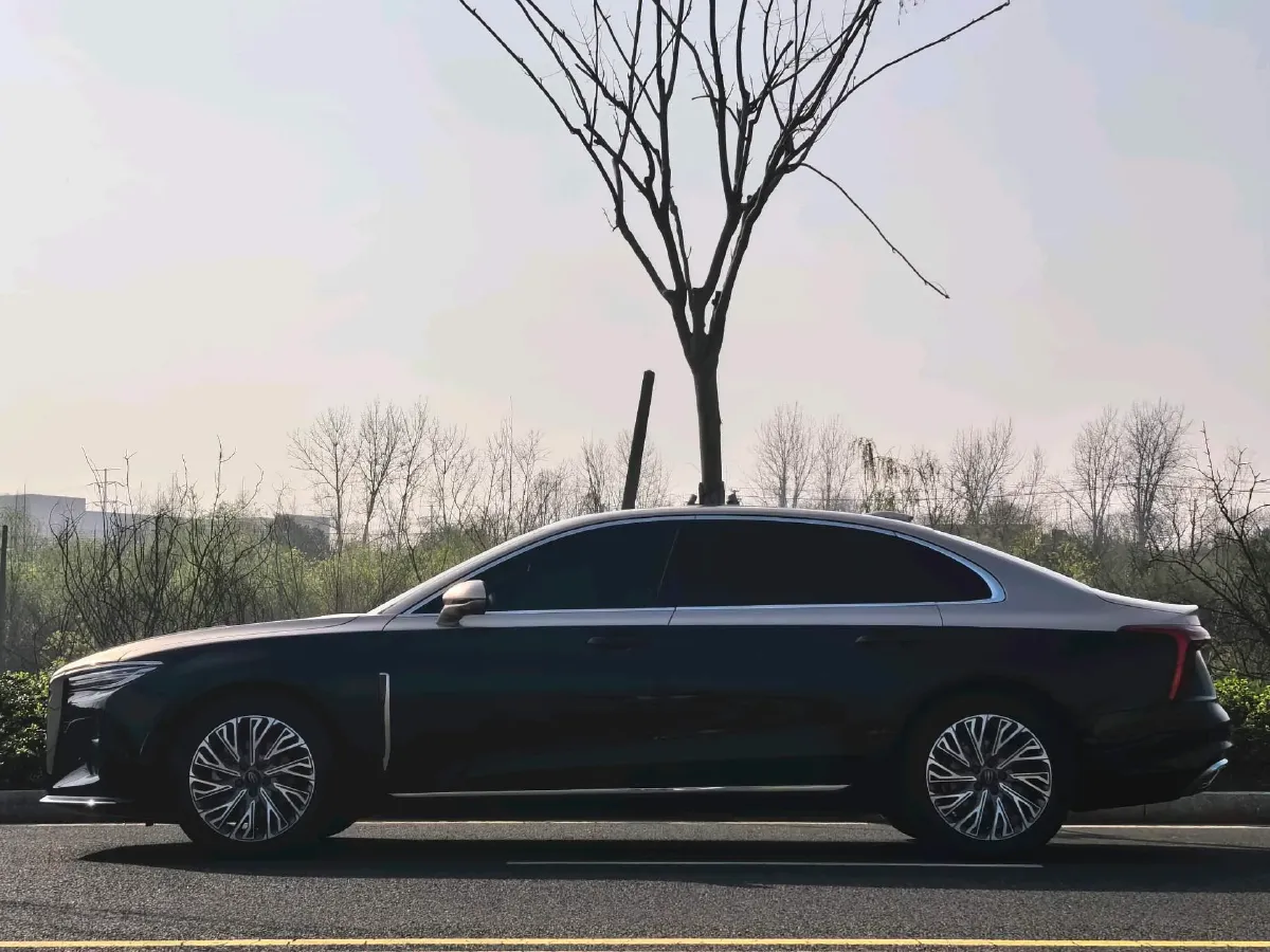 2023 HongQi H5 2.0T 224HP L4 8AT,autocango,china used car exporter,china ev exporter,chinese used car exporter,chinese used ev exporter