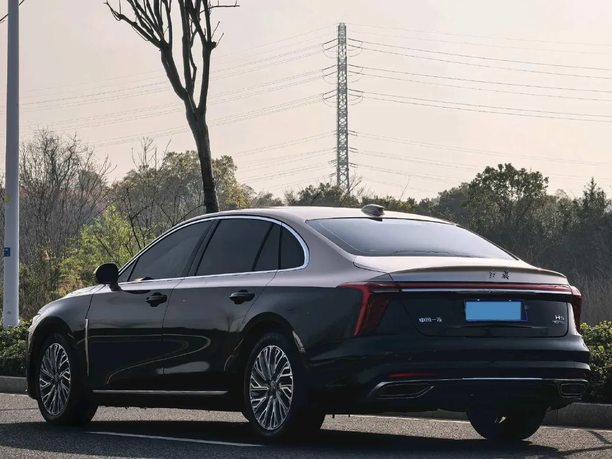 2023 HongQi H5 2.0T 224HP L4 8AT,autocango,china used car exporter,china ev exporter,chinese used car exporter,chinese used ev exporter