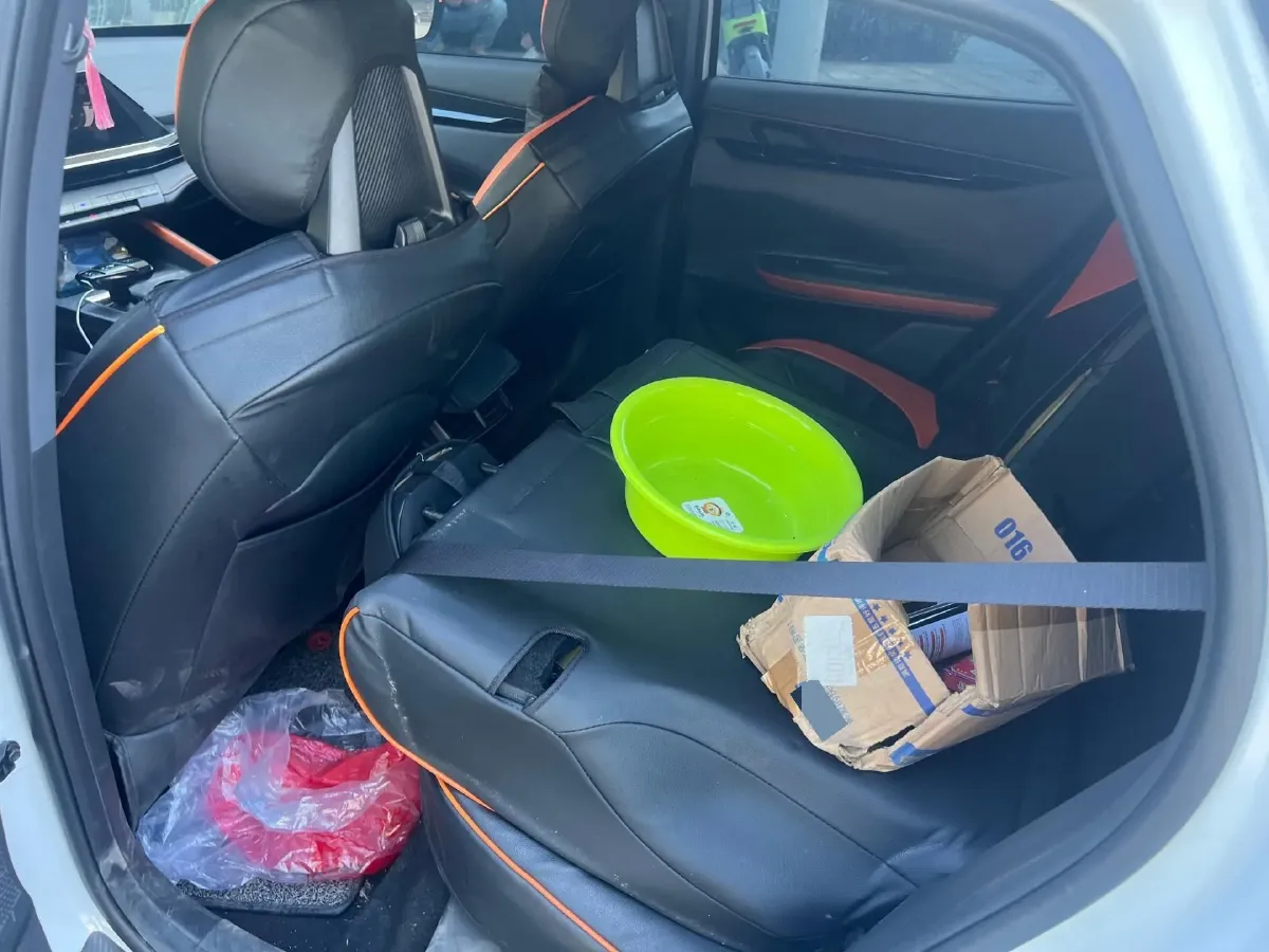 2023 ChangAn UNI-V iDD 1.5T 170HP L4 6TCT PHEV 18.4KWH,autocango,china used car exporter,china ev exporter,chinese used car exporter,chinese used ev exporter