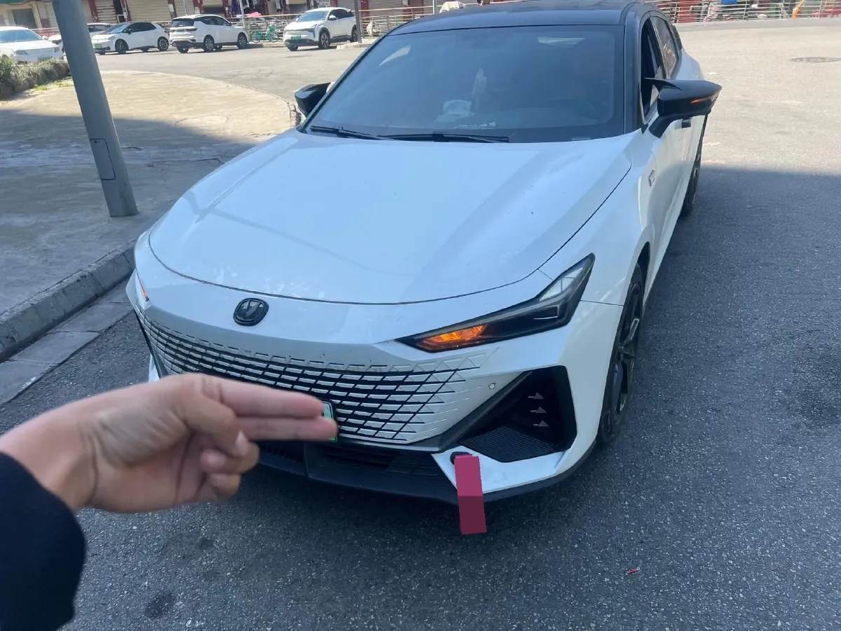 2023 ChangAn UNI-V iDD 1.5T 170HP L4 6TCT PHEV 18.4KWH,autocango,china used car exporter,china ev exporter,chinese used car exporter,chinese used ev exporter