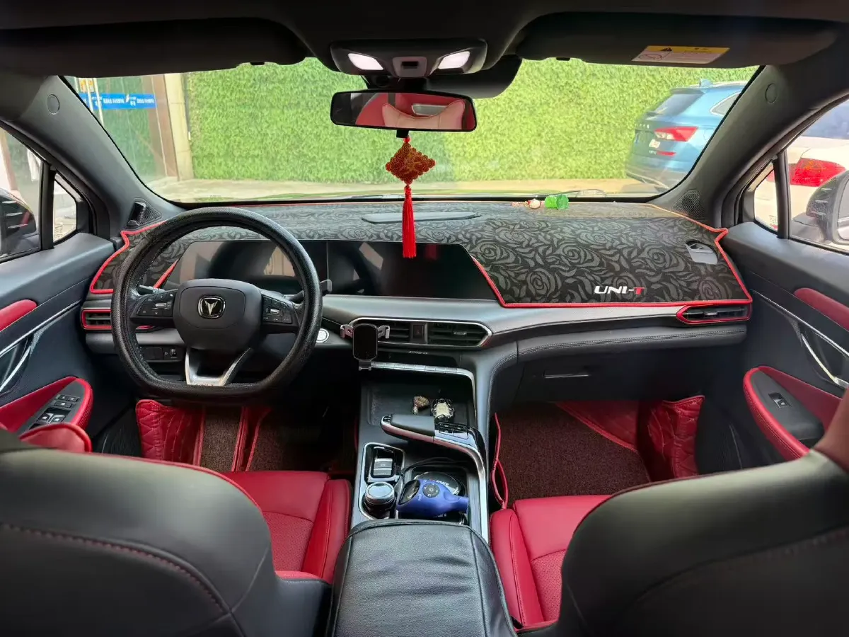 2020 ChangAn UNI-T 1.5T 180HP L4 7DCT,autocango,china used car exporter,china ev exporter,chinese used car exporter,chinese used ev exporter