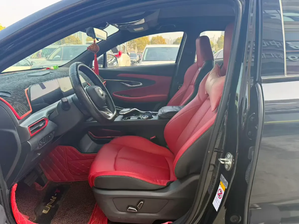 2020 ChangAn UNI-T 1.5T 180HP L4 7DCT,autocango,china used car exporter,china ev exporter,chinese used car exporter,chinese used ev exporter