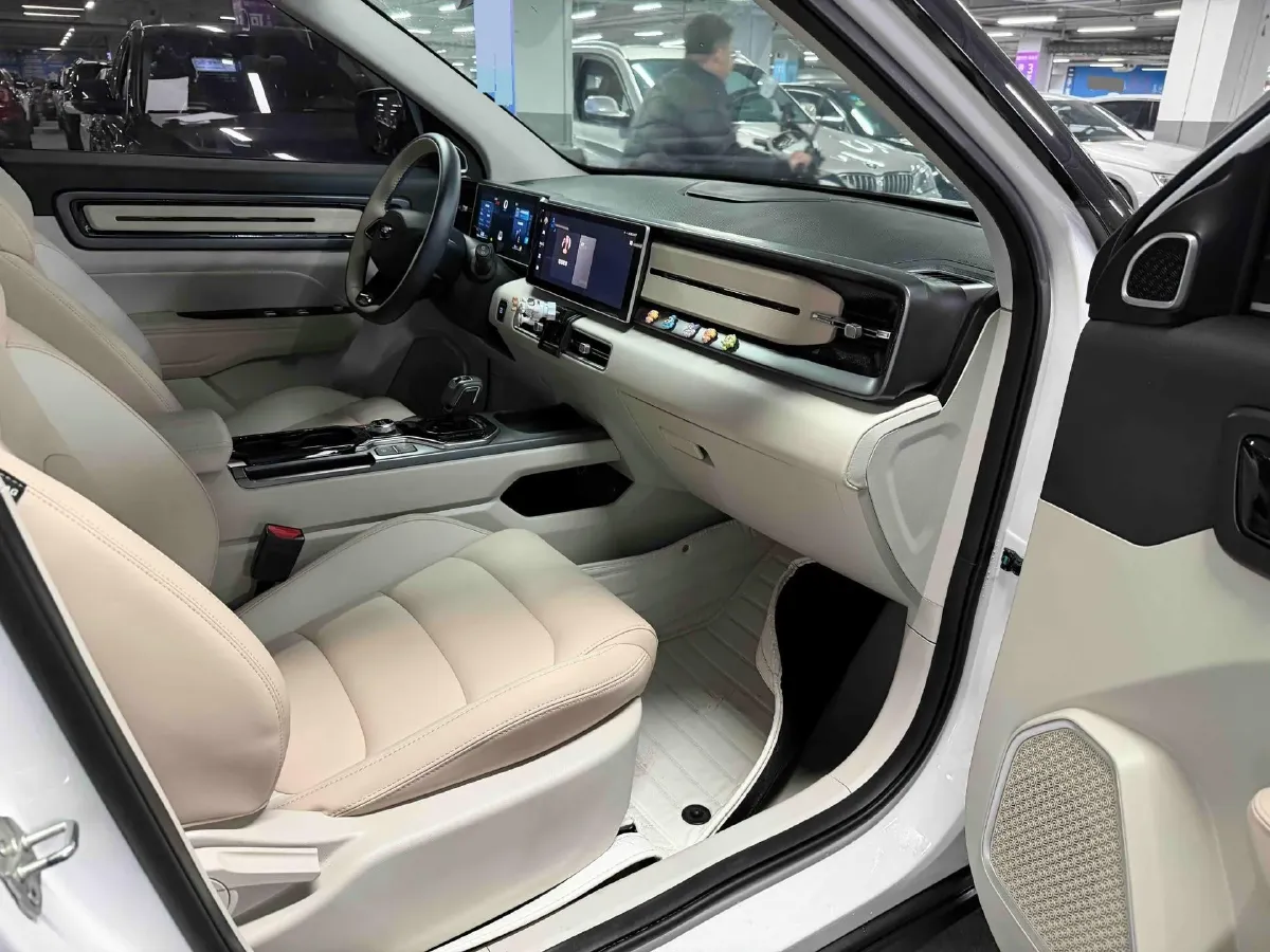 2023 Geely ICON 1.5T 181HP L4 7DCT,autocango,china used car exporter,china ev exporter,chinese used car exporter,chinese used ev exporter