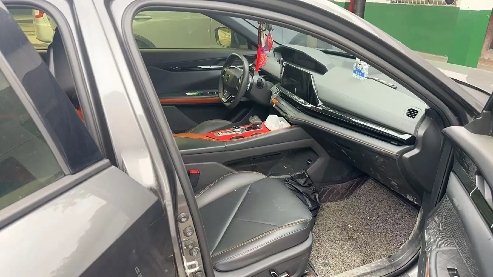 2023 ChangAn UNI-V 1.5T 188HP L4 7DCT,autocango,china used car exporter,china ev exporter,chinese used car exporter,chinese used ev exporter