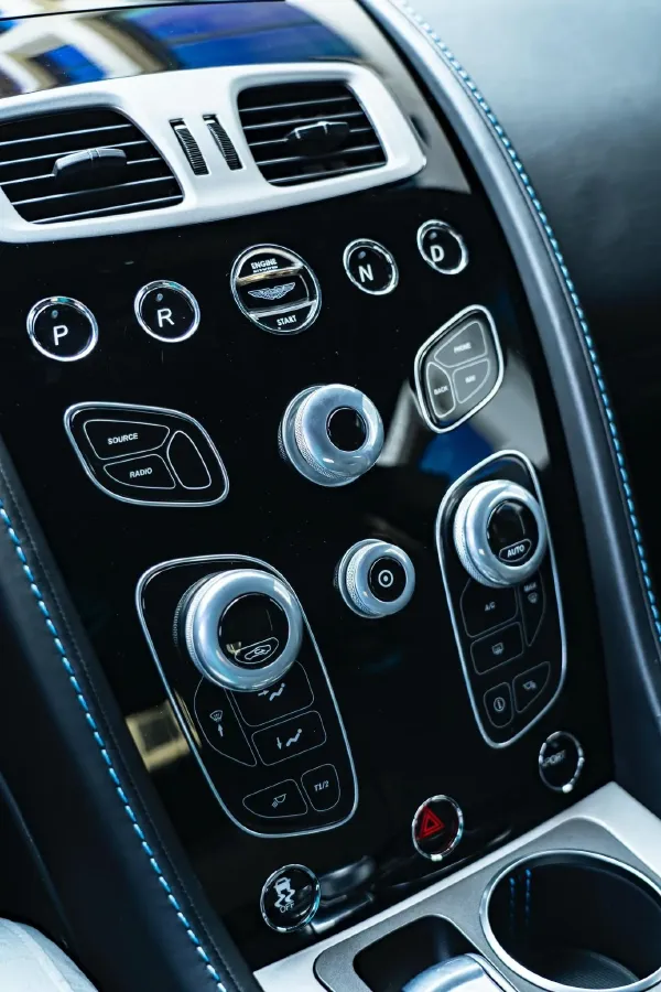 2015 Aston Martin Rapide 6.0L 560HP V12 8AT,autocango,china used car exporter,china ev exporter,chinese used car exporter,chinese used ev exporter