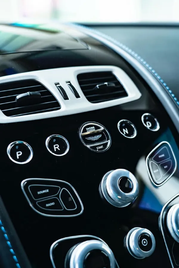 2015 Aston Martin Rapide 6.0L 560HP V12 8AT,autocango,china used car exporter,china ev exporter,chinese used car exporter,chinese used ev exporter