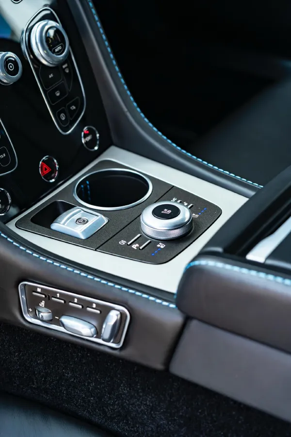 2015 Aston Martin Rapide 6.0L 560HP V12 8AT,autocango,china used car exporter,china ev exporter,chinese used car exporter,chinese used ev exporter