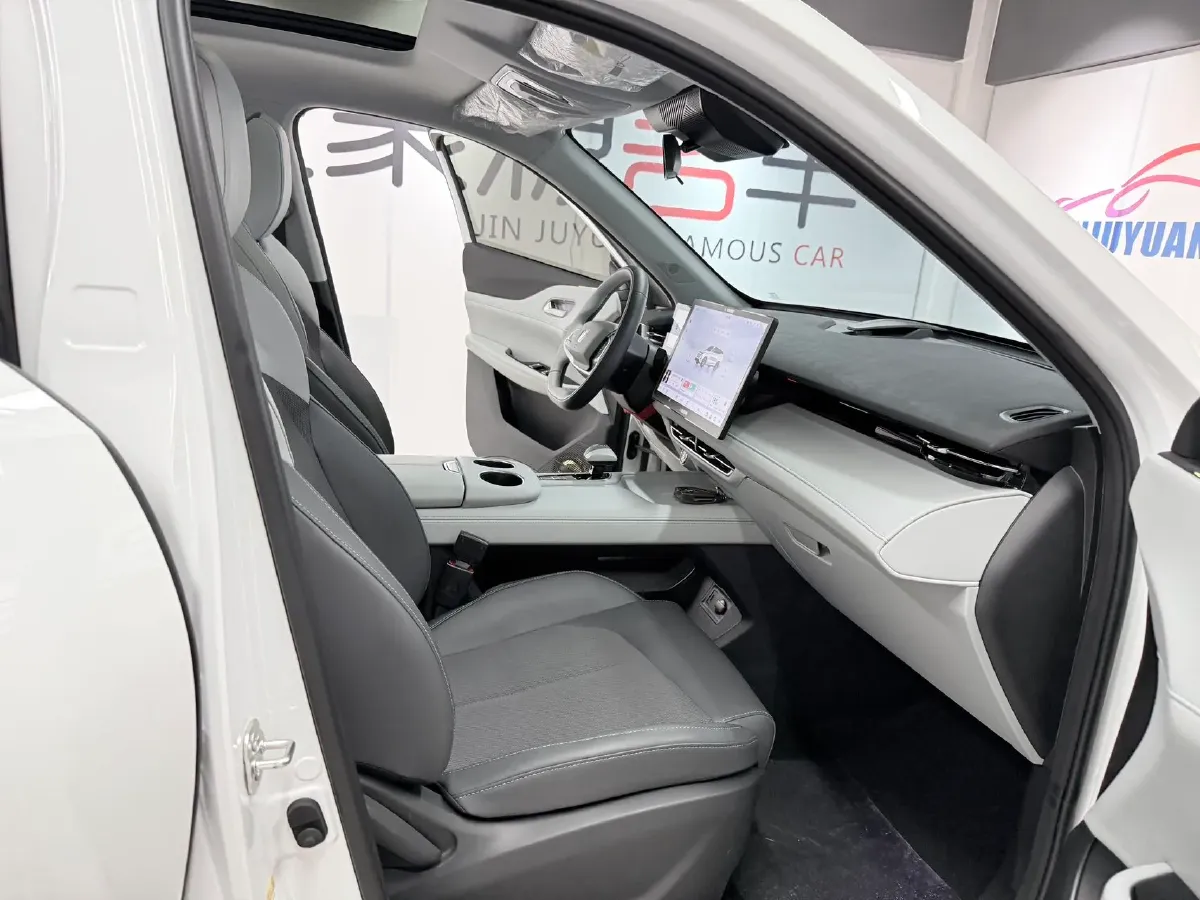 2025 ChangAn UNI-Z 1.5T 188HP L4 7DCT,autocango,china used car exporter,china ev exporter,chinese used car exporter,chinese used ev exporter