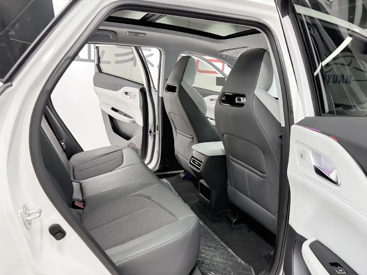 2025 ChangAn UNI-Z 1.5T 188HP L4 7DCT,autocango,china used car exporter,china ev exporter,chinese used car exporter,chinese used ev exporter