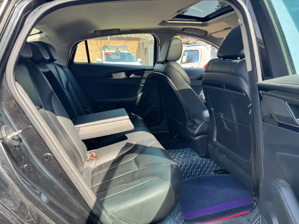 2019 HongQi H5 1.8T 180HP L4 6AT,autocango,china used car exporter,china ev exporter,chinese used car exporter,chinese used ev exporter