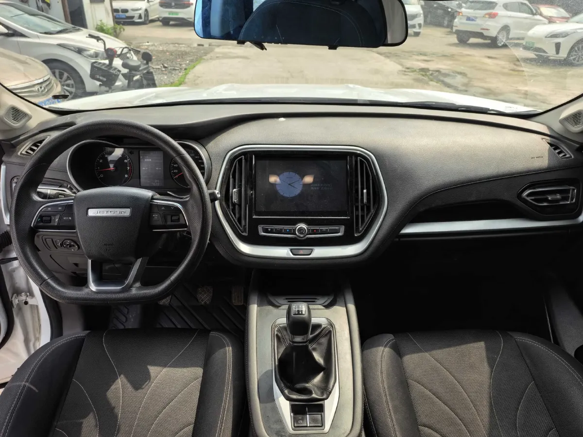 2022 Jetour X70M 1.5T 156HP L4 6MT,autocango,china used car exporter,china ev exporter,chinese used car exporter,chinese used ev exporter