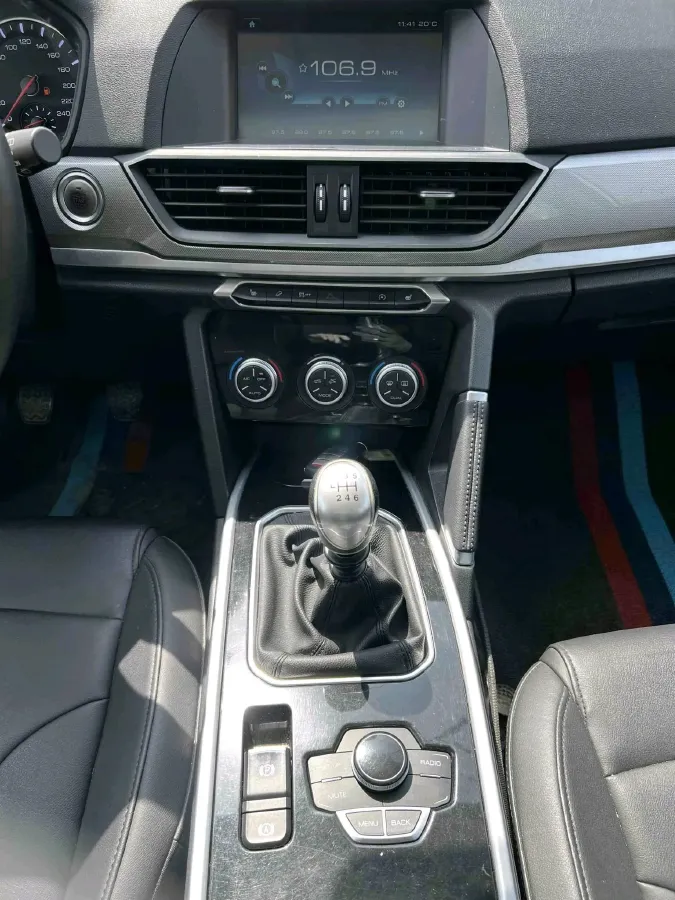 2015 Haval H6 1.5T 150HP L4 6MT,autocango,china used car exporter,china ev exporter,chinese used car exporter,chinese used ev exporter