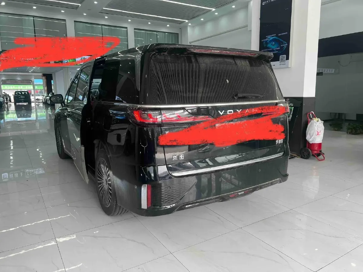 2025 Voyah Dream 1.5T 150HP L4 PHEV 41.7KWH,autocango,china used car exporter,china ev exporter,chinese used car exporter,chinese used ev exporter