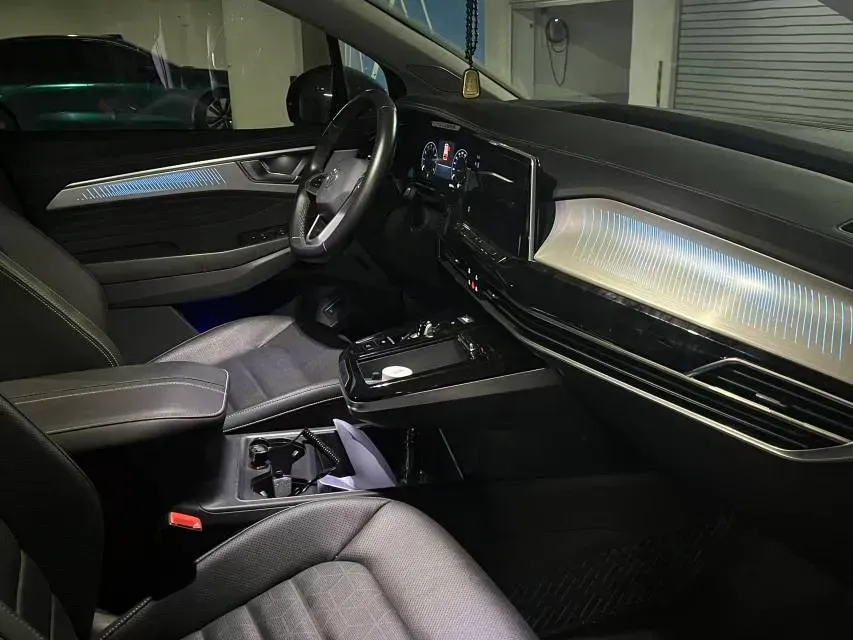 2021 Volkswagen Talagon 2.0T 220HP L4 7DCT,autocango,china used car exporter,china ev exporter,chinese used car exporter,chinese used ev exporter