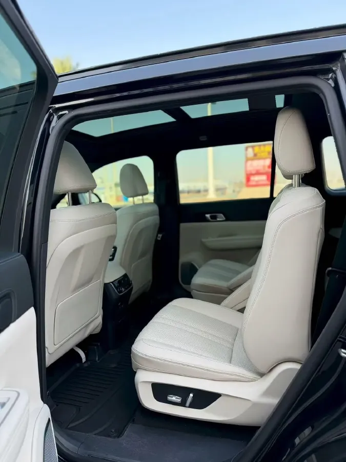 2020 Li ONE Range Extended 131HP REEV 40.5KWH,autocango,china used car exporter,china ev exporter,chinese used car exporter,chinese used ev exporter