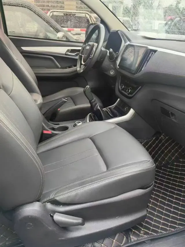 2022 Isuzu RE-MAX Jim 2.8T 120HP L4 5MT,autocango,china used car exporter,china ev exporter,chinese used car exporter,chinese used ev exporter