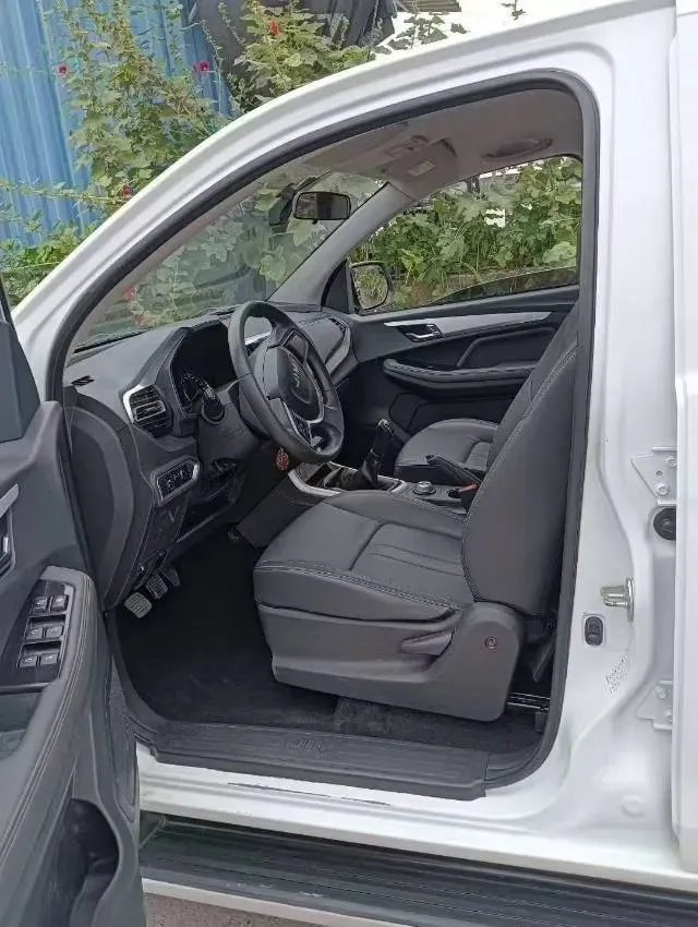 2022 Isuzu RE-MAX Jim 2.8T 120HP L4 5MT,autocango,china used car exporter,china ev exporter,chinese used car exporter,chinese used ev exporter