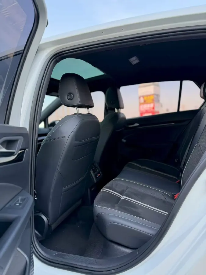 2023 Volkswagen Golf 1.4T 150HP L4 7DCT,autocango,china used car exporter,china ev exporter,chinese used car exporter,chinese used ev exporter