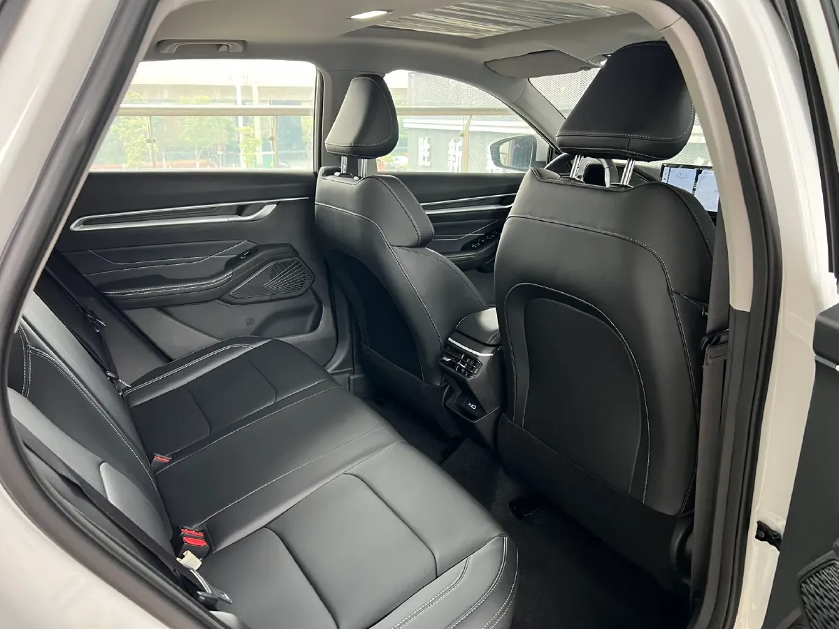 2026 Geely Emgrand 1.5L 120HP L4 CVT,autocango,china used car exporter,china ev exporter,chinese used car exporter,chinese used ev exporter