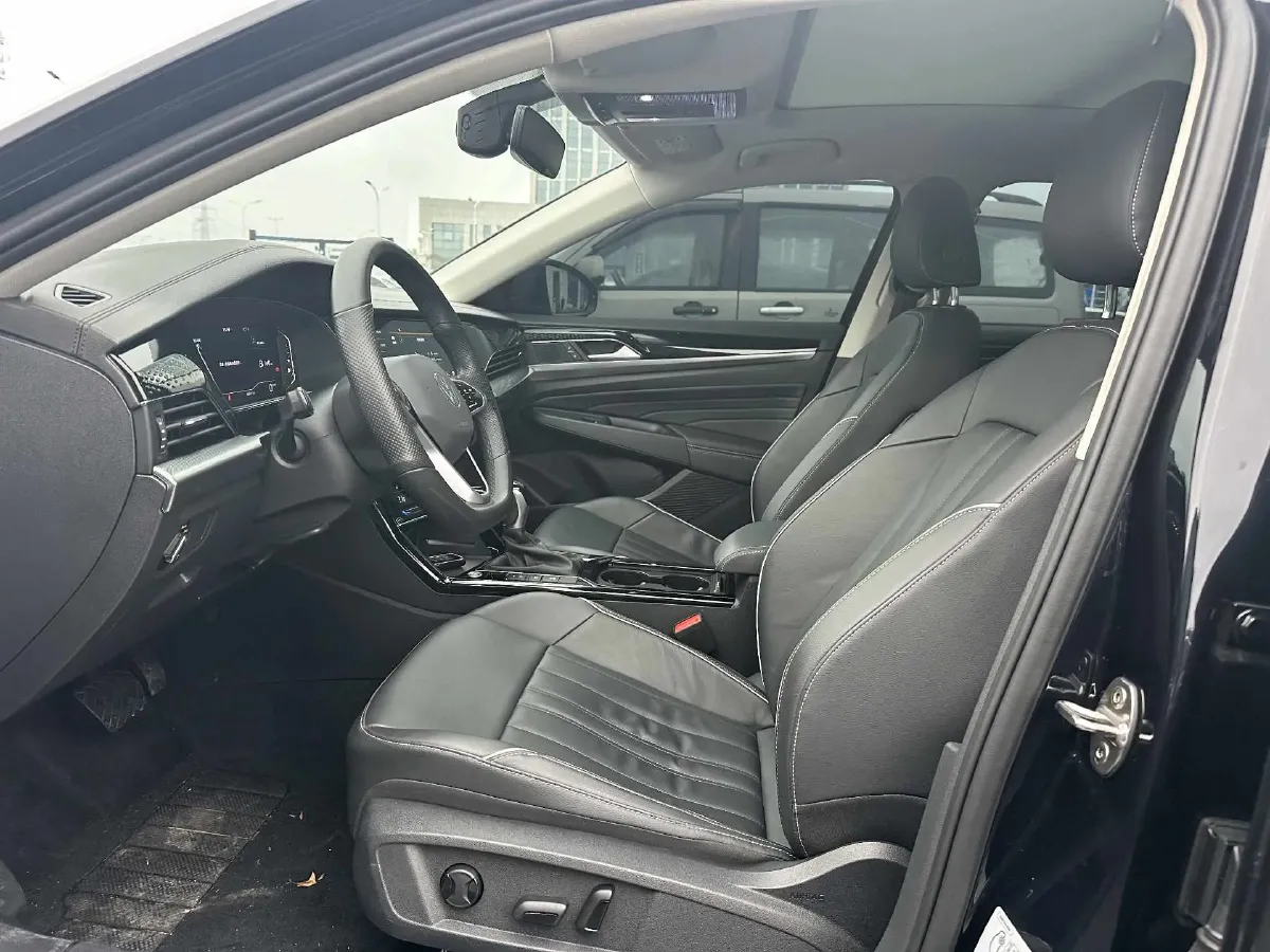 2023 Volkswagen Passat 2.0T 186HP L4 7DCT,autocango,china used car exporter,china ev exporter,chinese used car exporter,chinese used ev exporter