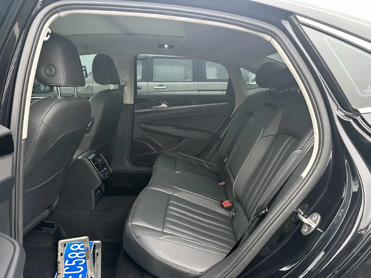 2023 Volkswagen Passat 2.0T 186HP L4 7DCT,autocango,china used car exporter,china ev exporter,chinese used car exporter,chinese used ev exporter