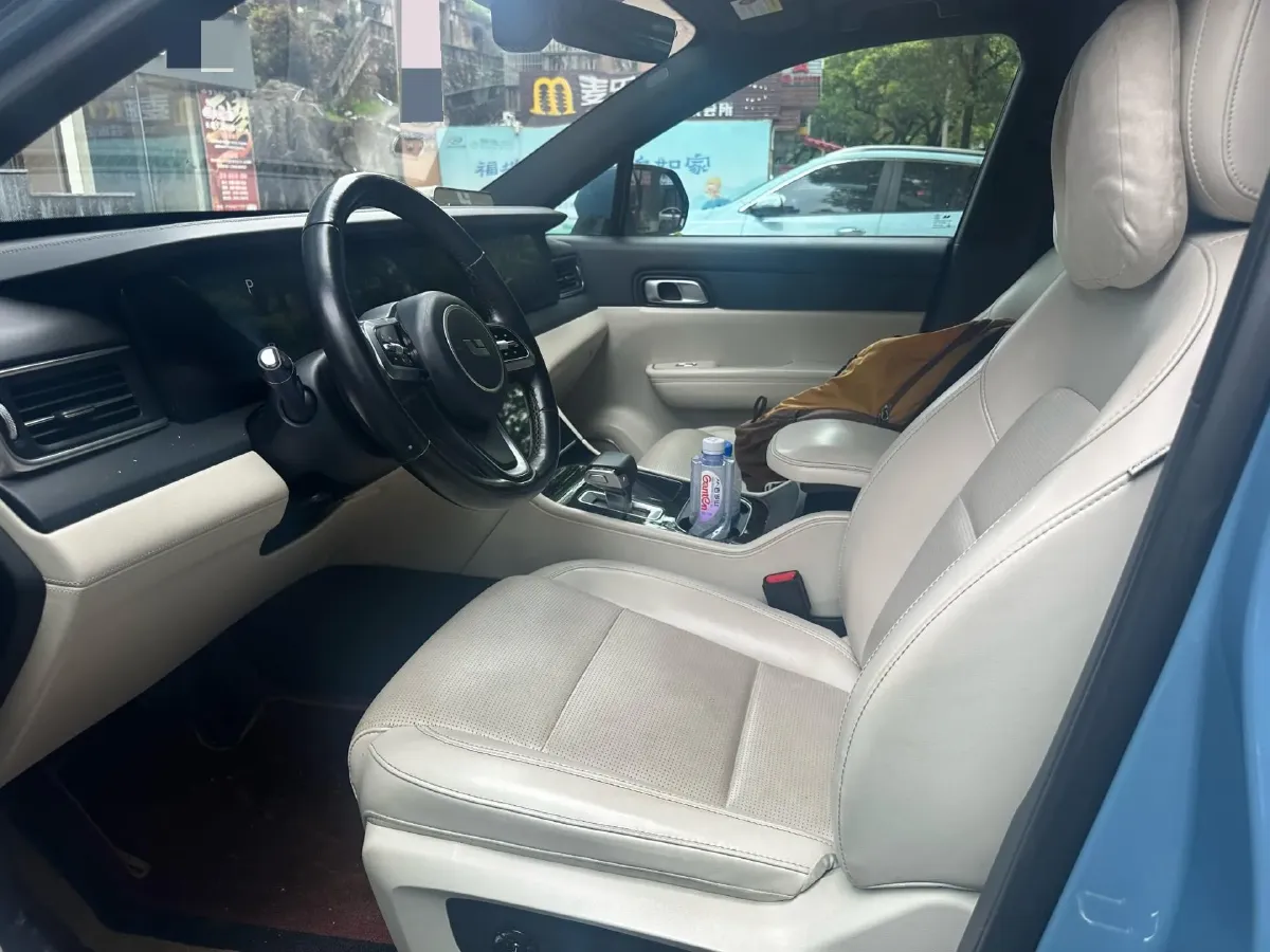 2021 Li ONE Range Extended 131HP REEV 40.5KWH,autocango,china used car exporter,china ev exporter,chinese used car exporter,chinese used ev exporter