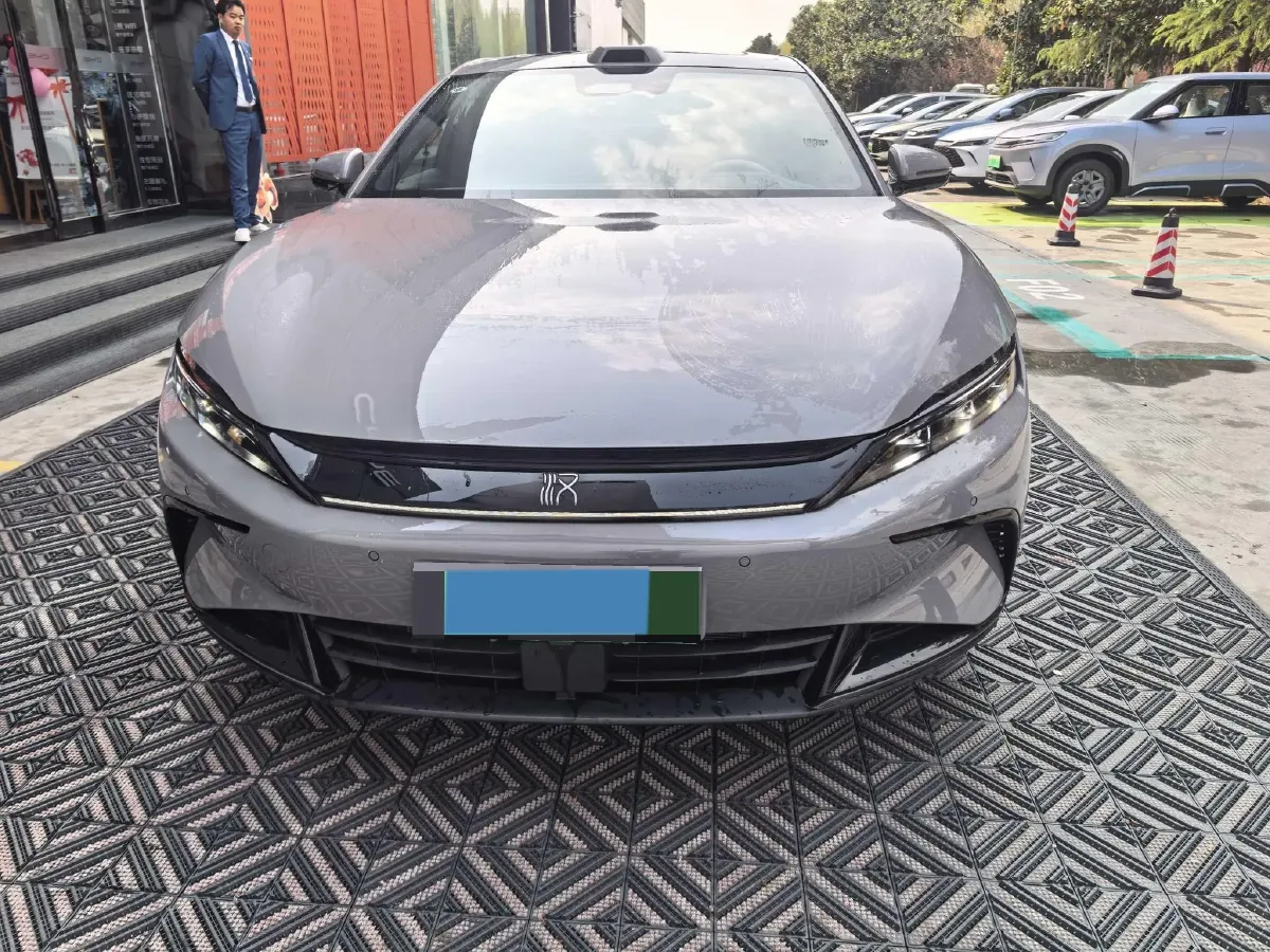 2025 BYD Han 1.5T 156HP L4 E-CVT PHEV,autocango,china used car exporter,china ev exporter,chinese used car exporter,chinese used ev exporter