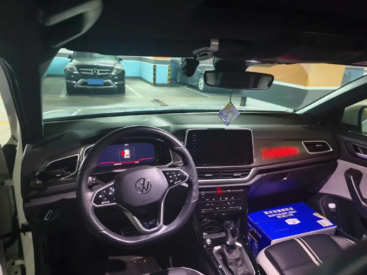 2023 Volkswagen T-Roc 1.5T 160HP L4 7DCT,autocango,china used car exporter,china ev exporter,chinese used car exporter,chinese used ev exporter
