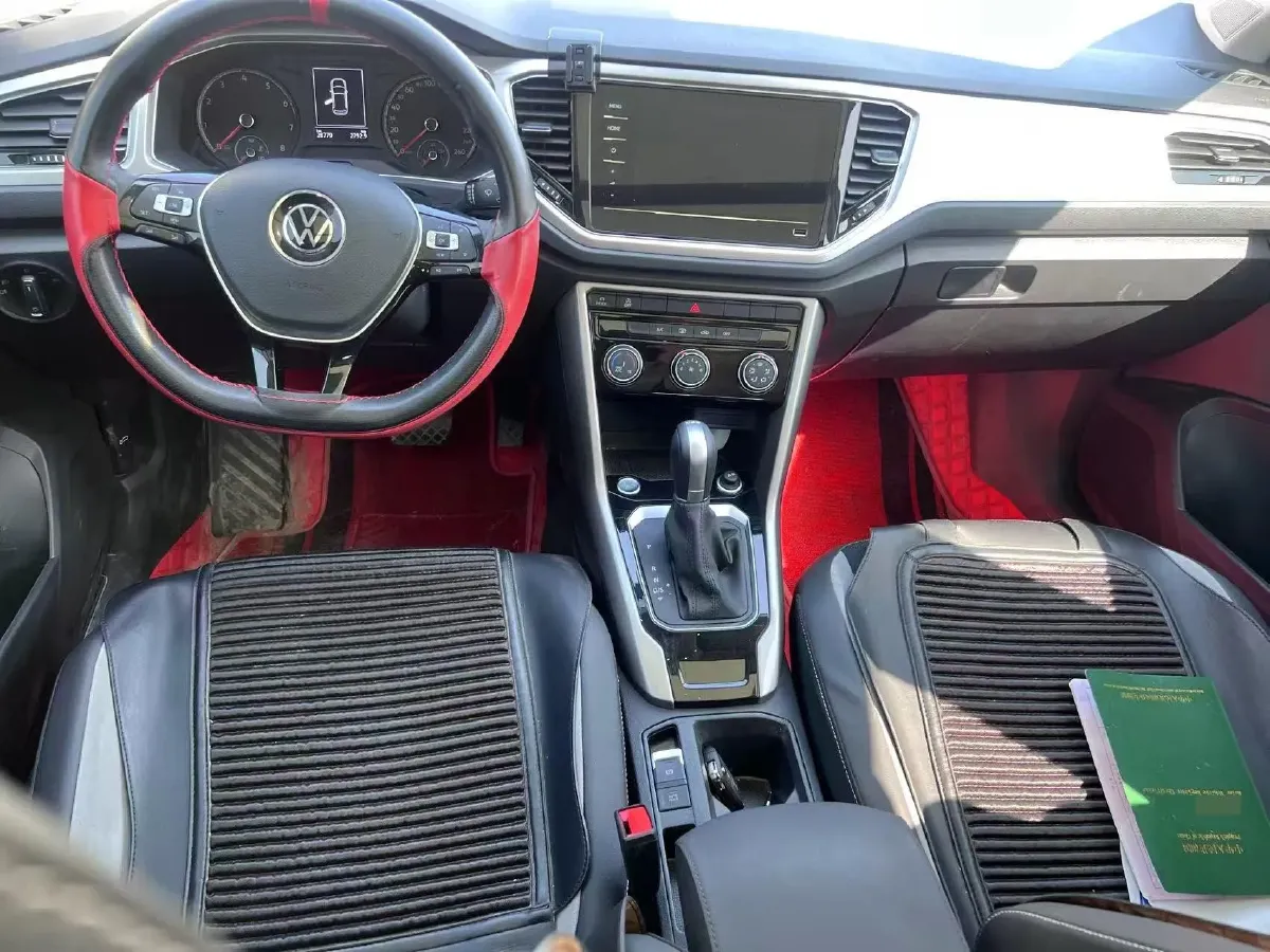 2022 Volkswagen T-Roc 1.4T 150HP L4 7DCT,autocango,china used car exporter,china ev exporter,chinese used car exporter,chinese used ev exporter