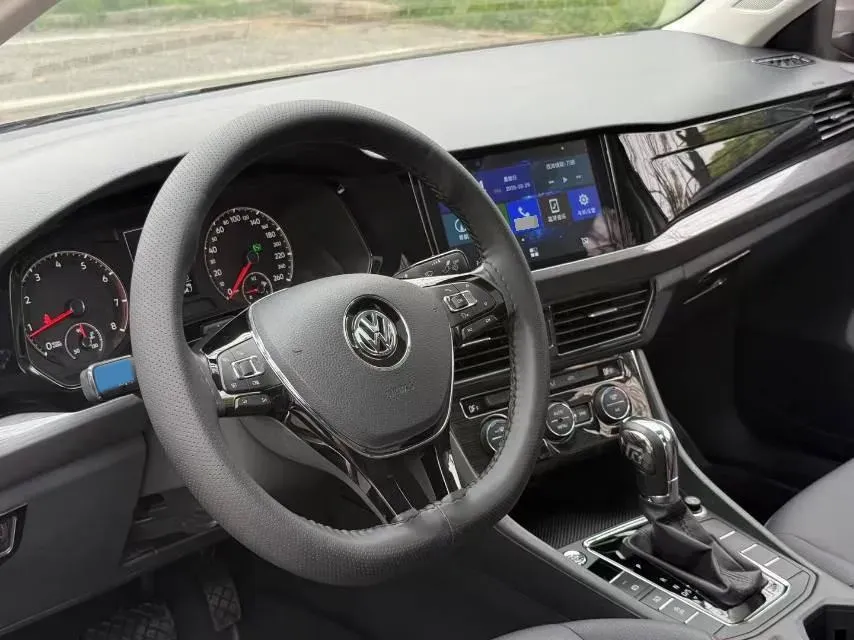 2019 Volkswagen Golf Sportsvan 1.6L 110HP L4 6AT,autocango,china used car exporter,china ev exporter,chinese used car exporter,chinese used ev exporter