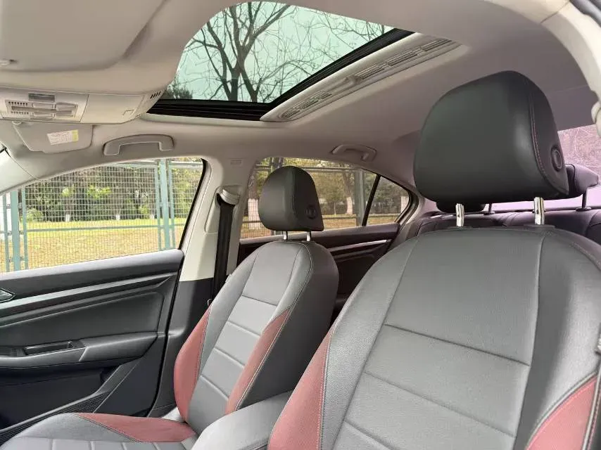 2019 Volkswagen Golf Sportsvan 1.6L 110HP L4 6AT,autocango,china used car exporter,china ev exporter,chinese used car exporter,chinese used ev exporter