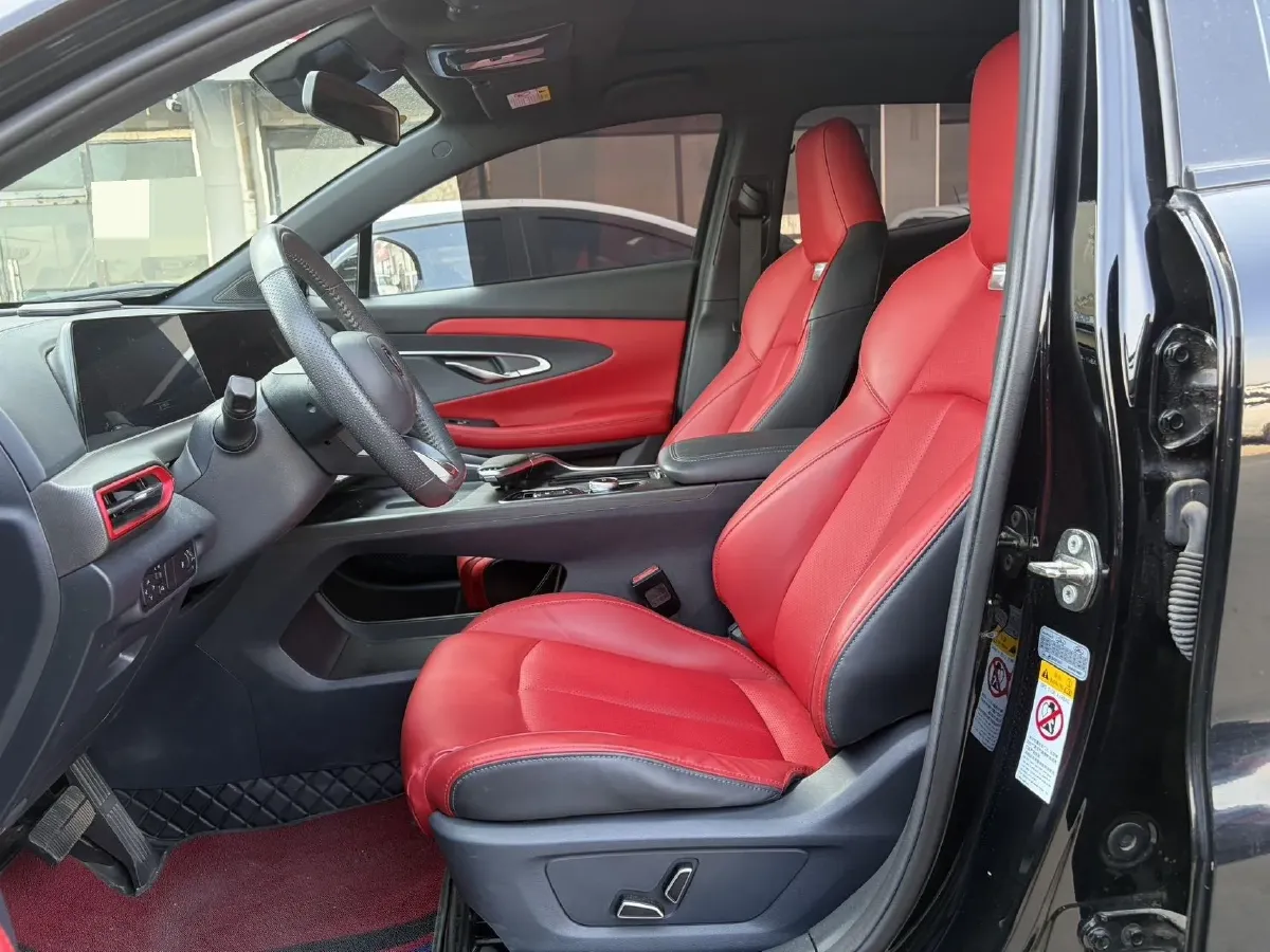 2022 ChangAn UNI-T 1.5T 188HP L4 7DCT,autocango,china used car exporter,china ev exporter,chinese used car exporter,chinese used ev exporter