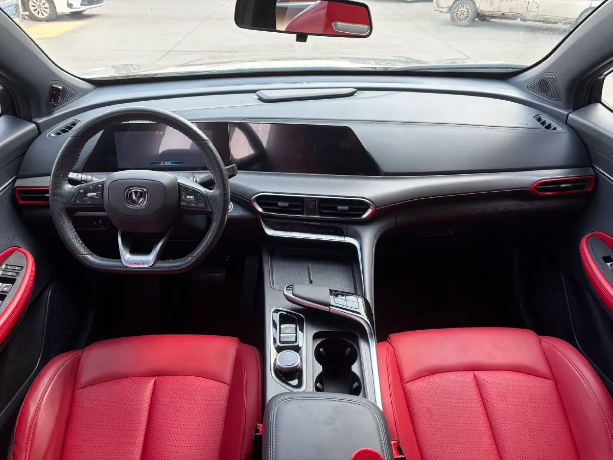 2022 ChangAn UNI-T 1.5T 188HP L4 7DCT,autocango,china used car exporter,china ev exporter,chinese used car exporter,chinese used ev exporter