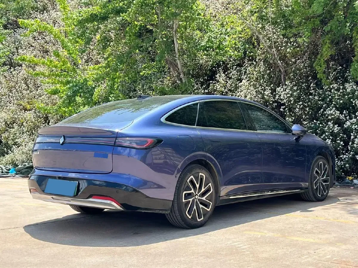 2025 BaoJun XiangJing 1.5T 143HP L4 1DHT PHEV,autocango,china used car exporter,china ev exporter,chinese used car exporter,chinese used ev exporter