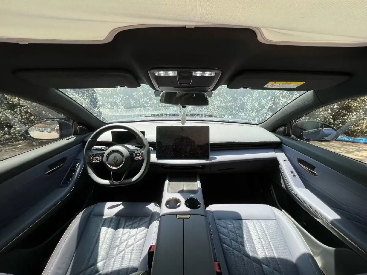 2025 BaoJun XiangJing 1.5T 143HP L4 1DHT PHEV,autocango,china used car exporter,china ev exporter,chinese used car exporter,chinese used ev exporter