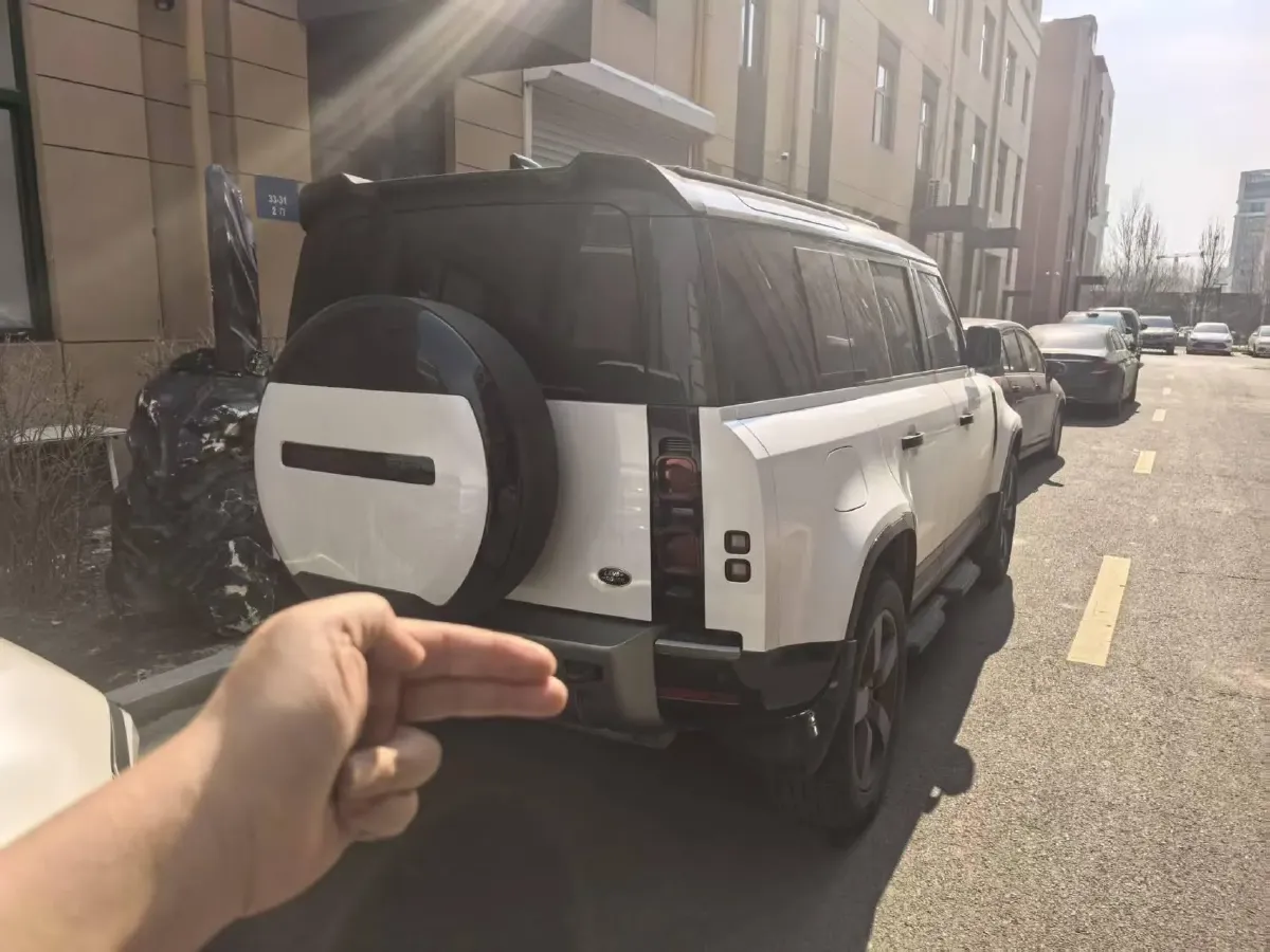 2024 Land Rover Defender 3.0T 400HP L6 8AT,autocango,china used car exporter,china ev exporter,chinese used car exporter,chinese used ev exporter