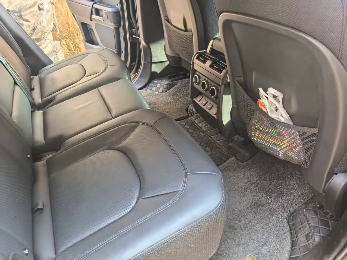 2024 Land Rover Defender 3.0T 400HP L6 8AT,autocango,china used car exporter,china ev exporter,chinese used car exporter,chinese used ev exporter