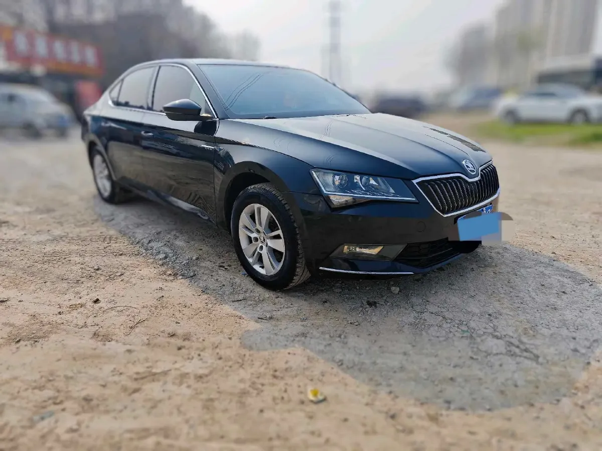 2018 Skoda Superb 1.8T 180HP L4 7DCT,autocango,china used car exporter,china ev exporter,chinese used car exporter,chinese used ev exporter