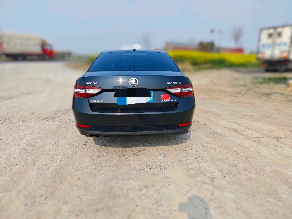 2018 Skoda Superb 1.8T 180HP L4 7DCT,autocango,china used car exporter,china ev exporter,chinese used car exporter,chinese used ev exporter