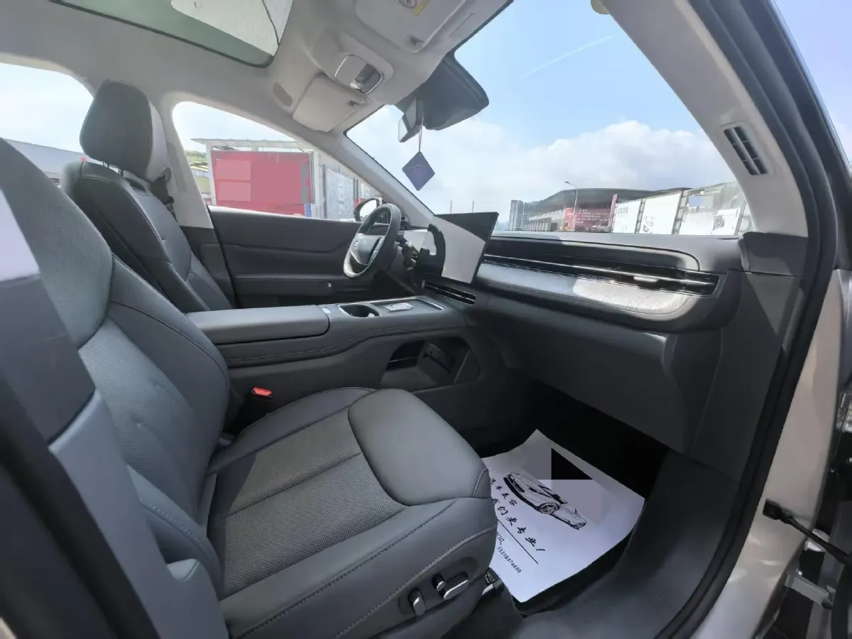 2025 Xpeng G6 BEV 68.5KWH,autocango,china used car exporter,china ev exporter,chinese used car exporter,chinese used ev exporter