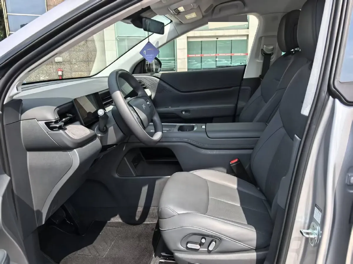 2025 Xpeng G6 BEV 68.5KWH,autocango,china used car exporter,china ev exporter,chinese used car exporter,chinese used ev exporter