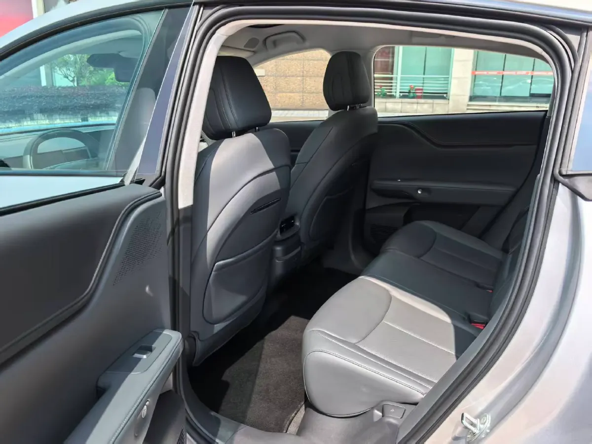 2025 Xpeng G6 BEV 68.5KWH,autocango,china used car exporter,china ev exporter,chinese used car exporter,chinese used ev exporter