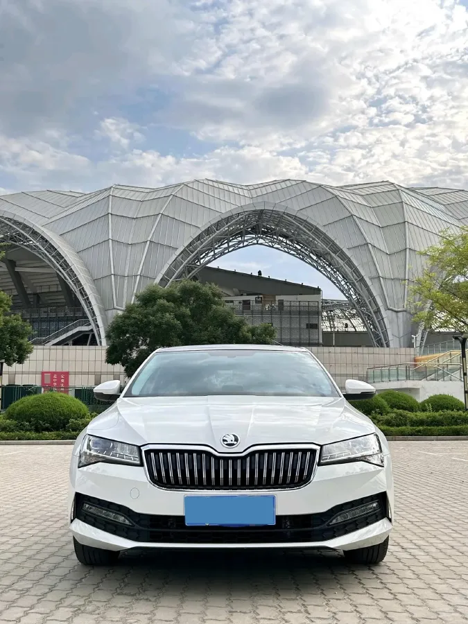 2021 Skoda Superb 1.4T 150HP L4 7DCT,autocango,china used car exporter,china ev exporter,chinese used car exporter,chinese used ev exporter