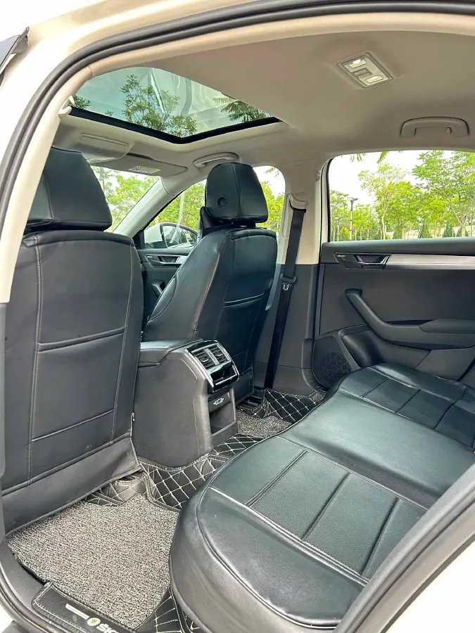 2021 Skoda Superb 1.4T 150HP L4 7DCT,autocango,china used car exporter,china ev exporter,chinese used car exporter,chinese used ev exporter