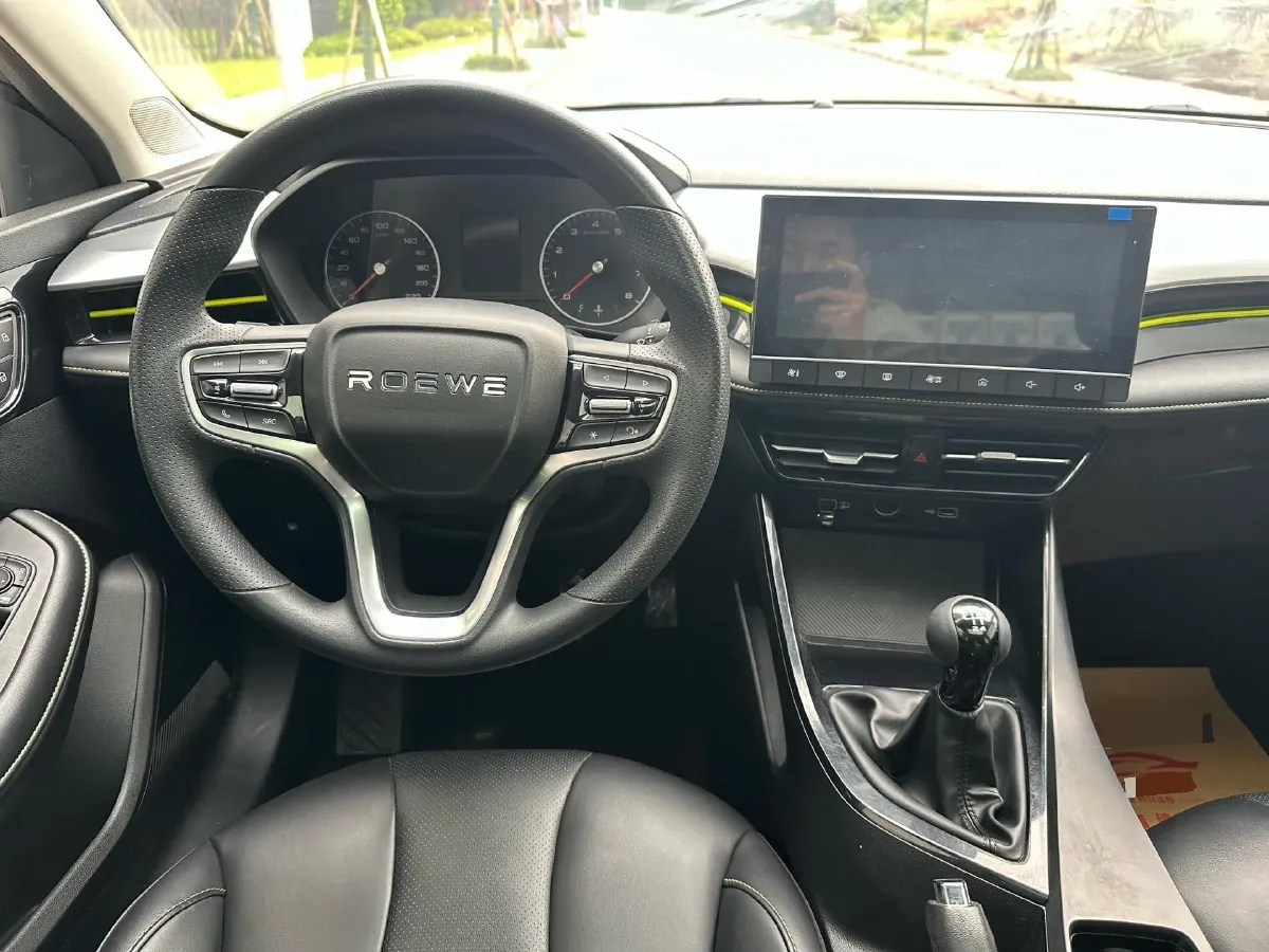 2021 Roewe i5 1.5L 120HP L4 5MT,autocango,china used car exporter,china ev exporter,chinese used car exporter,chinese used ev exporter